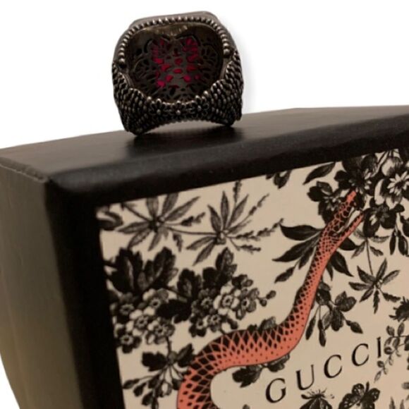 GUCCI Sterling Silver Red Crystal Stone Signet Ring Size: 6 - Picture 11 of 16